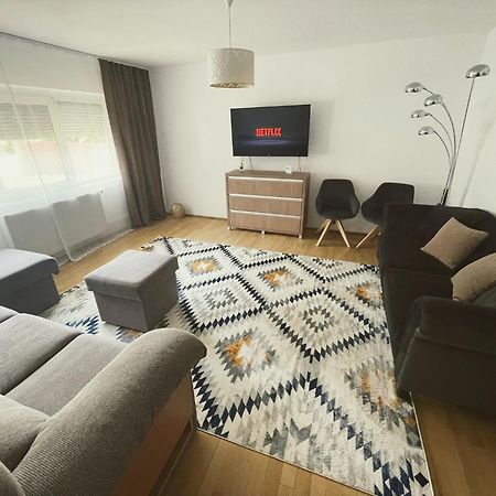 Modern Apartment With Self Check-In Timisoara Esterno foto