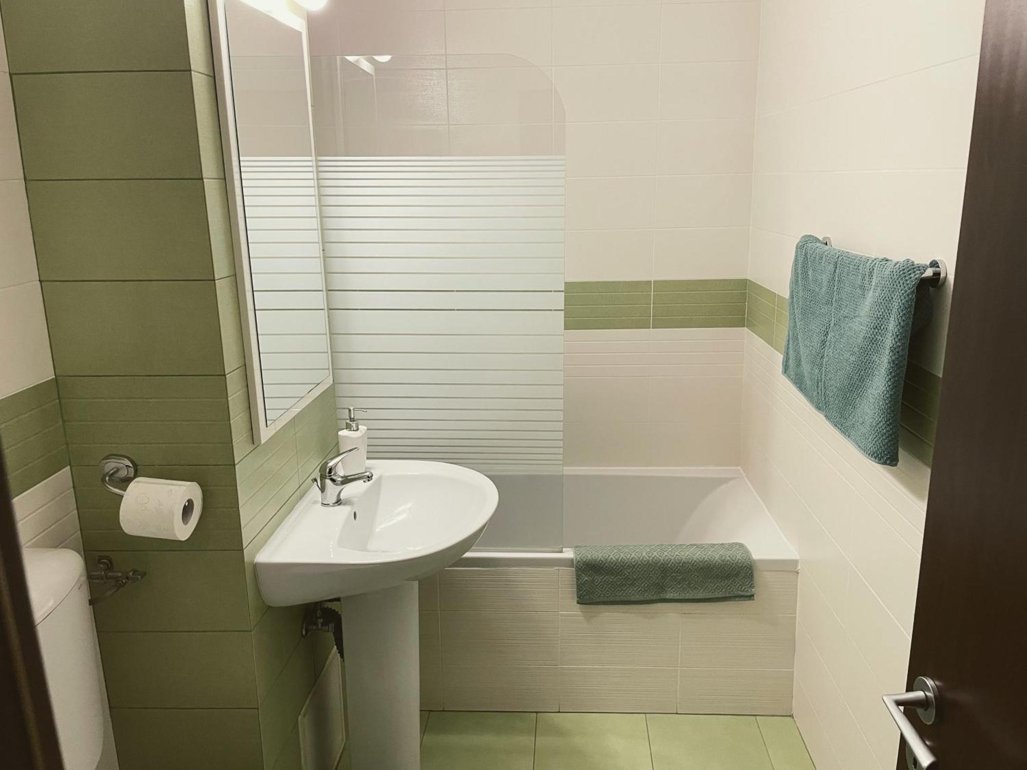 Modern Apartment With Self Check-In Timisoara Esterno foto
