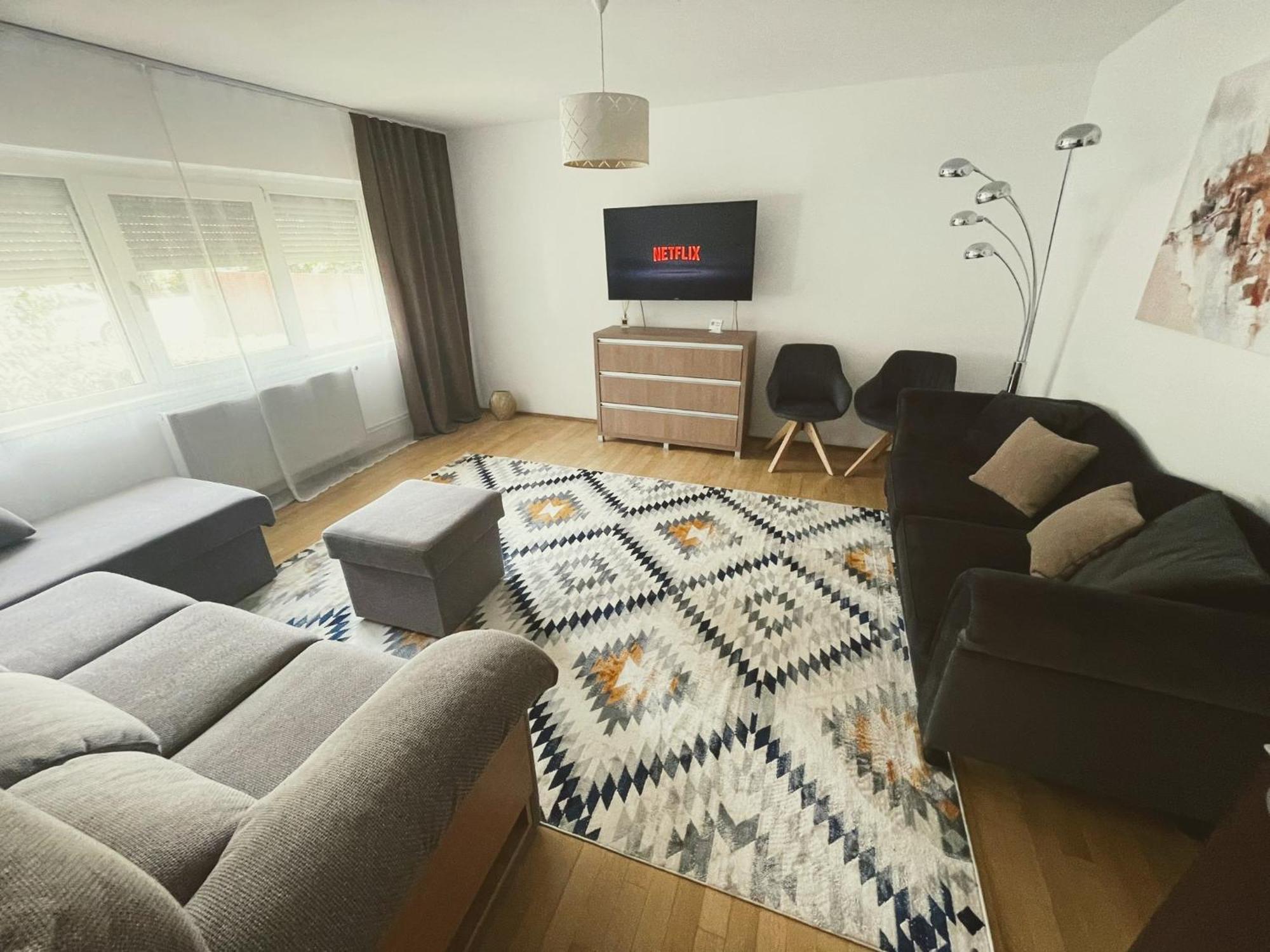 Modern Apartment With Self Check-In Timisoara Esterno foto
